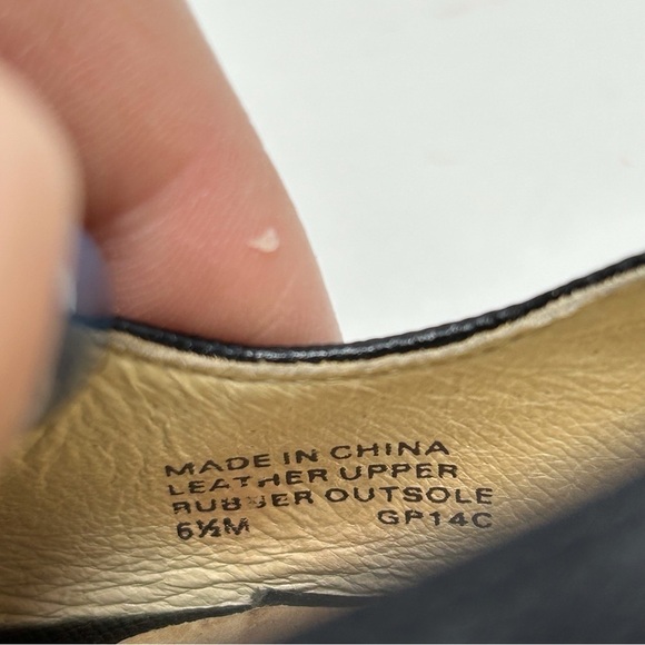 Michael Kors Livvy Black Leather Slingback Sandals Size 6.5 with Studded Bow - Picture 12 of 12